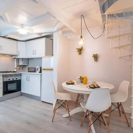 Duplex Lx Factory 2 Bedroom - Patio - Free Parking Lisboa