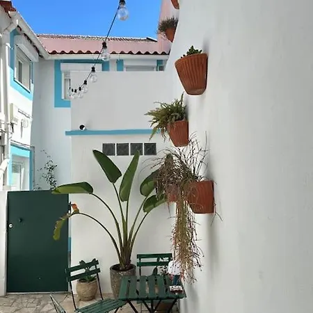 Duplex Lx Factory 2 Bedroom - Patio - Free Parking Lisboa