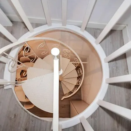 Duplex Lx Factory 2 Bedroom - Patio - Free Parking Apartman Lisboa